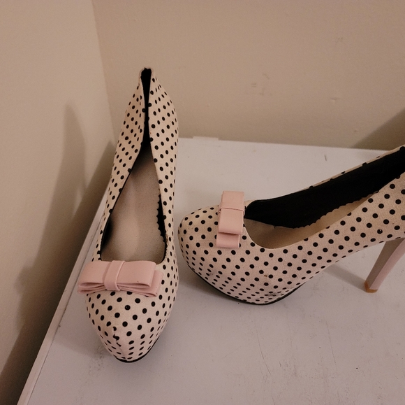 High heels - Picture 3 of 4